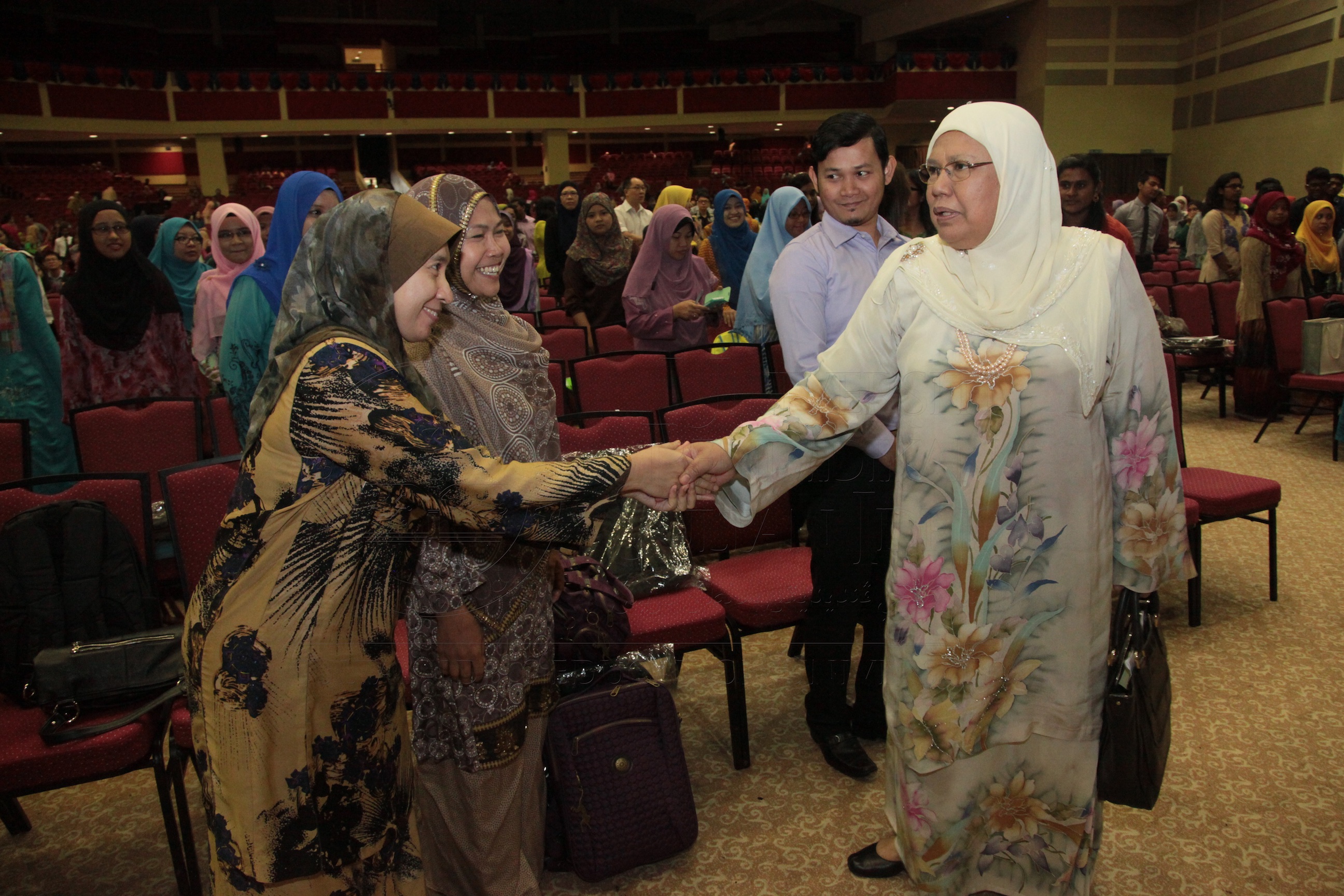 PRO16 16 siswazah IMG 0231